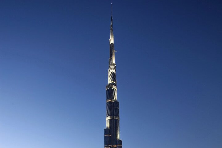 Grouped tour in Burj Khalifa Dubai - Image 5