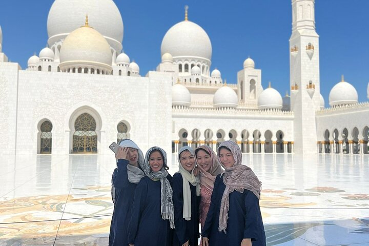 Half-Day Private Tour from Dubai to Sheikh Zayed Grand Mosque  - Image 2