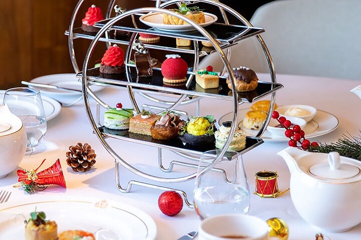Heritage Tour and Afternoon Tea at Queen Elizabeth 2 Dubai  - Image 5