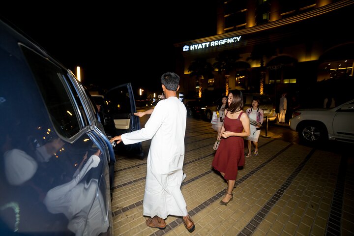 Hot Air Balloon Flight in Dubai with Breakfast, Falconry and Camel Ride - Image 2
