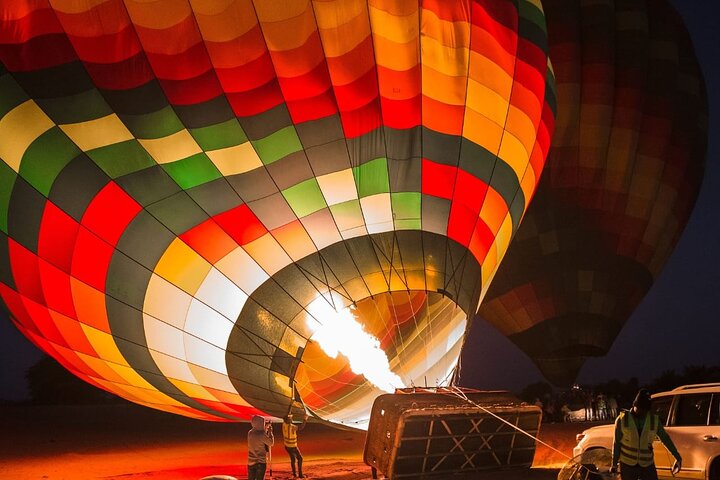 Hot Air Balloon Flight in Dubai with Breakfast, Falconry and Camel Ride - Image 3