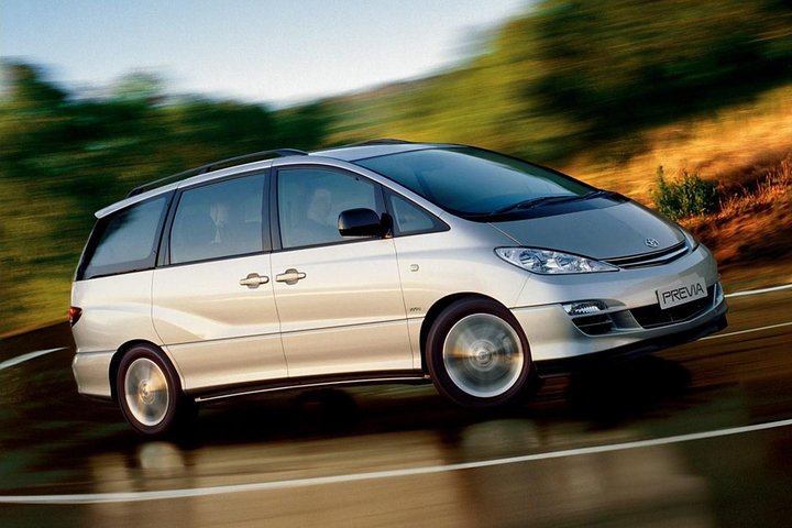 Intercity Transfer Dubai by 7 Seater Minivan - Image 1