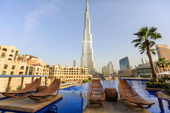 Layover In Dubai - Image 2
