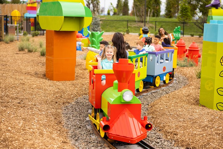 Legoland Dubai Ticket with Private Pickup and Drop off - Image 4