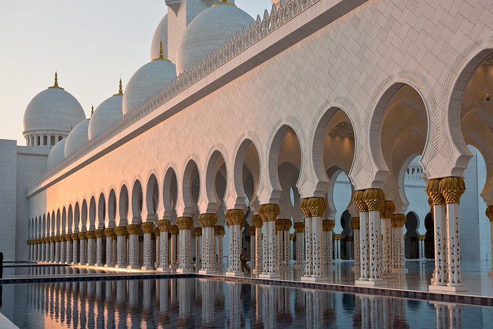 Louvre Museum Abu Dhabi and Grand Mosque Tour from Dubai - Image 4