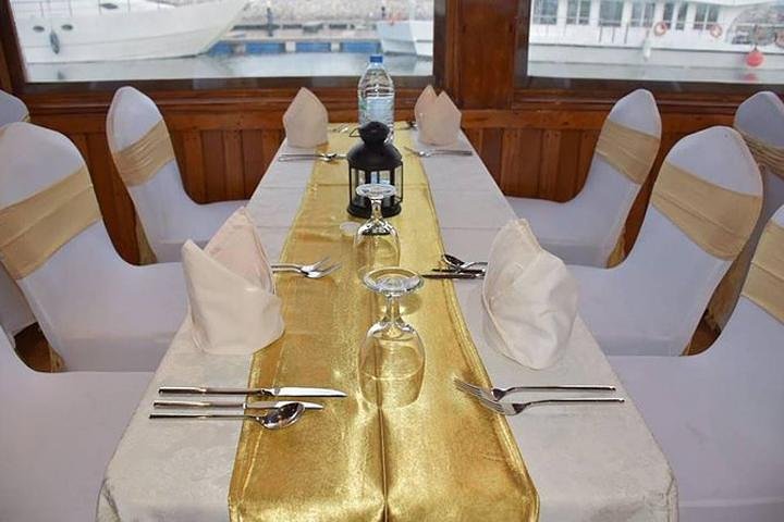 Luxury Dhow Cruise Creek Dinner - Image 2