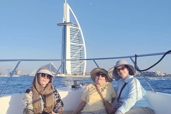 Luxury on the Waters : 90 ft House Boat Cruise Tour in Dubai - Image 3
