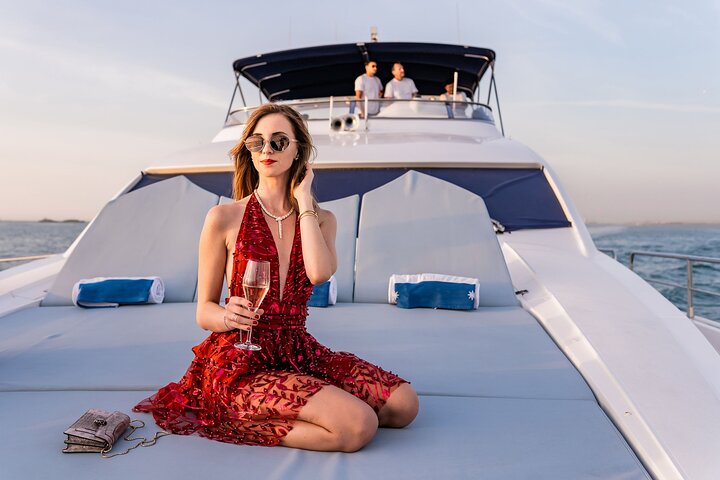 Luxury Private 2 hour Yacht Ride - The ultimate Dubai experience  - Image 4