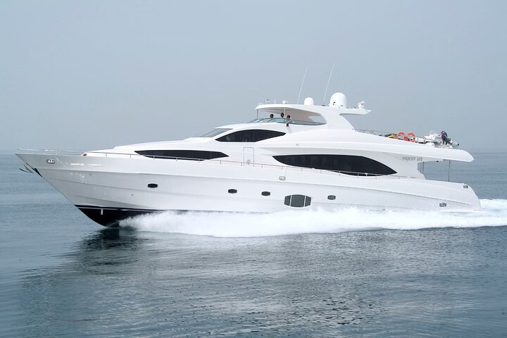 Luxury Private Yacht Rental In Dubai - Image 2