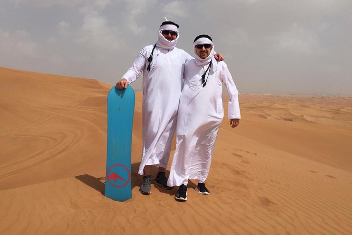 Morning Desert Safari in Red Dunes & Sand Boarding with Photography from Dubai - Image 2