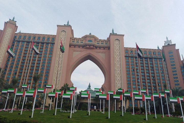 Private 10 hours tour : Dubai and Abu Dhabi highlights with professional Driver - Image 5