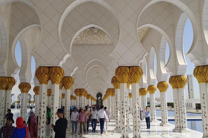 Private 10 hours tour : Dubai city and Abu Dhabi city highlights  - Image 1