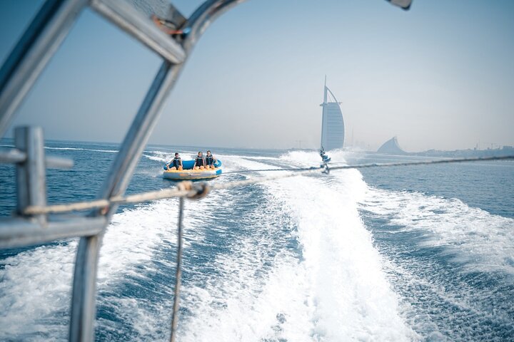 Private 60-min Group Tubing on Speedboat in Dubai - Image 3