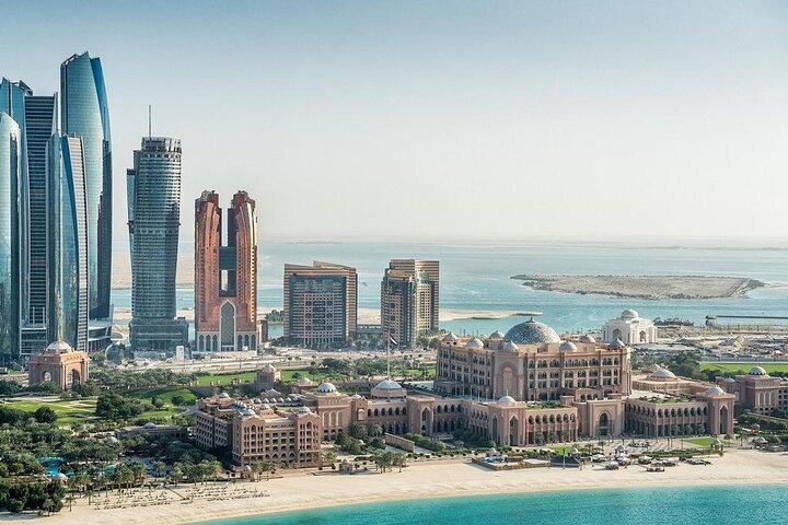 Private Abu Dhabi 5 Wonders Tour with Emirates Palace Lunch - Image 4