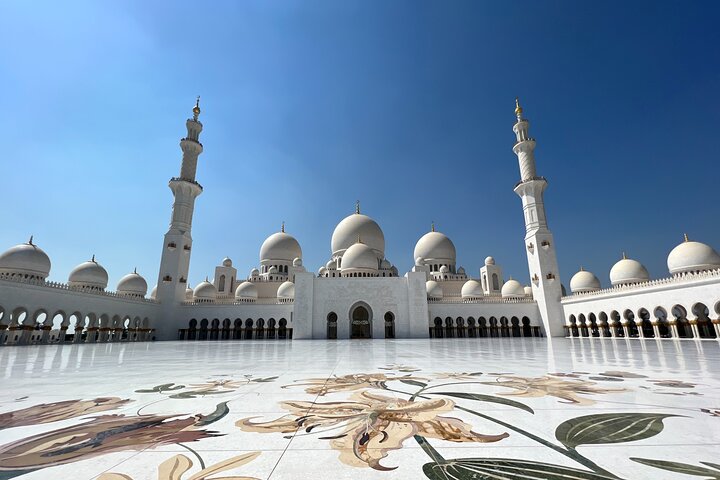Private Abu Dhabi City Tour with Grand Mosque Entrance - Image 1