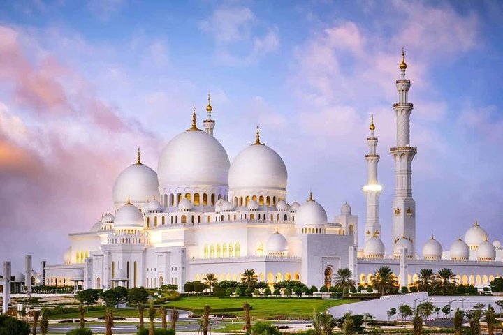 Private Abu Dhabi Sheikh zayed mosque with Louver Museum & Emirates Place Tea - Image 1