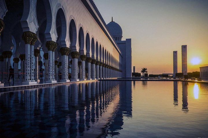 Private Abu Dhabi Sheikh zayed mosque with Louver Museum & Emirates Place Tea - Image 3