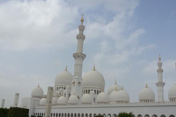 Private Guided Abu Dhabi City Sightseeing Tour - Image 3