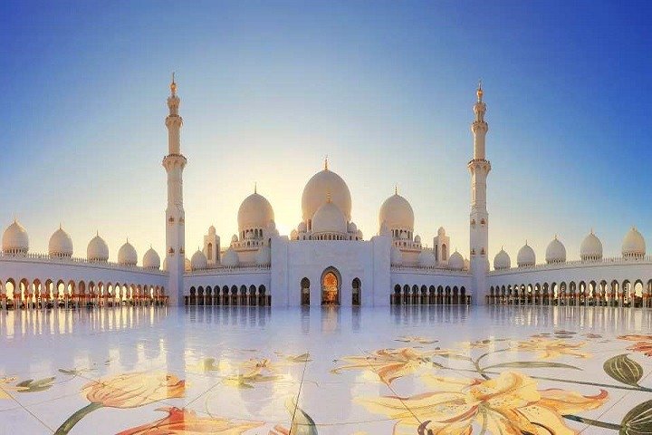 Private Guided Tour of Abu Dhabi City with pick-up - Image 2