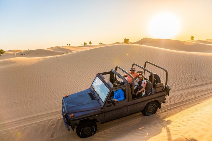 Private Morning Desert Safari in Vintage Mercedes G Class - Image 2