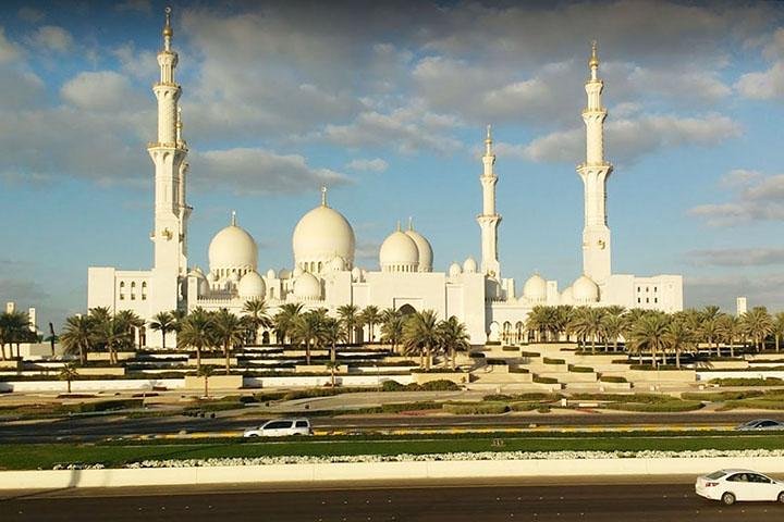 Private One-day Abu Dhabi Highlight Tour From Dubai With Lunch - Image 2