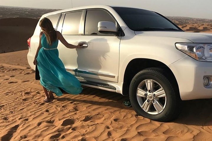 Private Red Dune Desert Safari with Extensive Bab al shams Dinner - Image 2