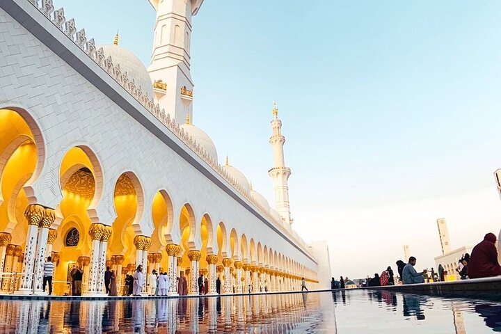 Private Round-Trip Sheikh Zayed Grand Mosque Tour from Dubai Inc. Transport - Image 3