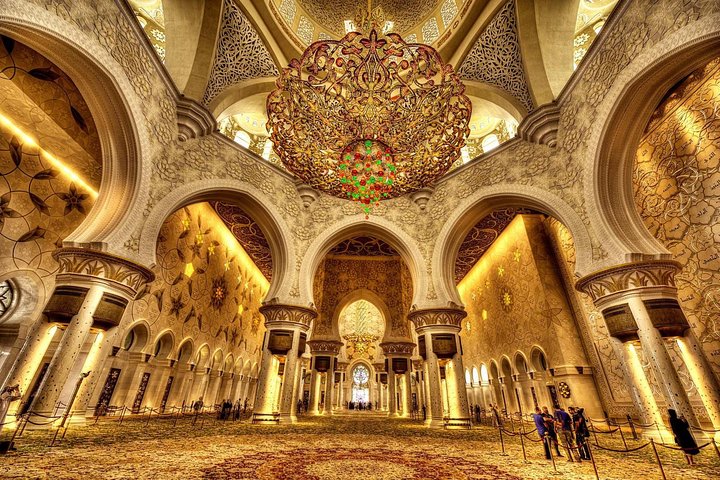  Private Trip to Sheikh Zayed Mosque and Louvre Museum  - Image 2