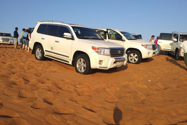 Red Dunes Dubai Desert Safari with Live show, Sandboarding & BBQ - Image 3