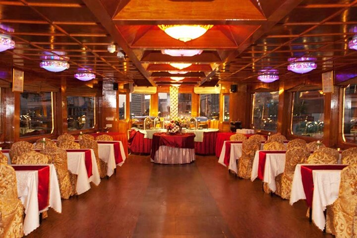 Romantic Dhow Cruise In Marina with International Buffet Dinner with Live Shows - Image 4