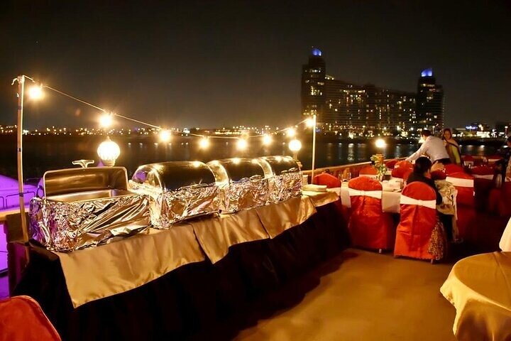 Romantic Dubai Water Canal Cruise with Live Shows and International Buffet - Image 3