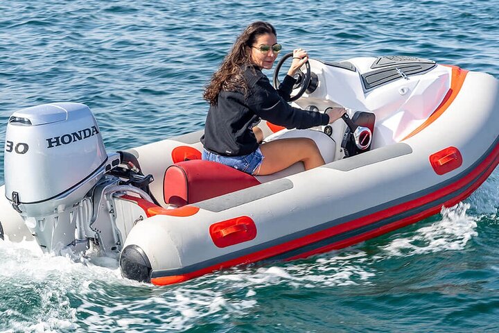 Self Drive Boat Watersports - Image 4