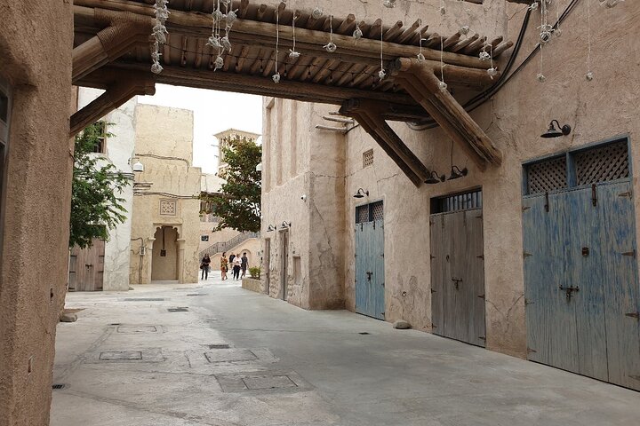 Semi-Private Walking Tour with Pickup and Breakfast in Old Dubai - Image 3