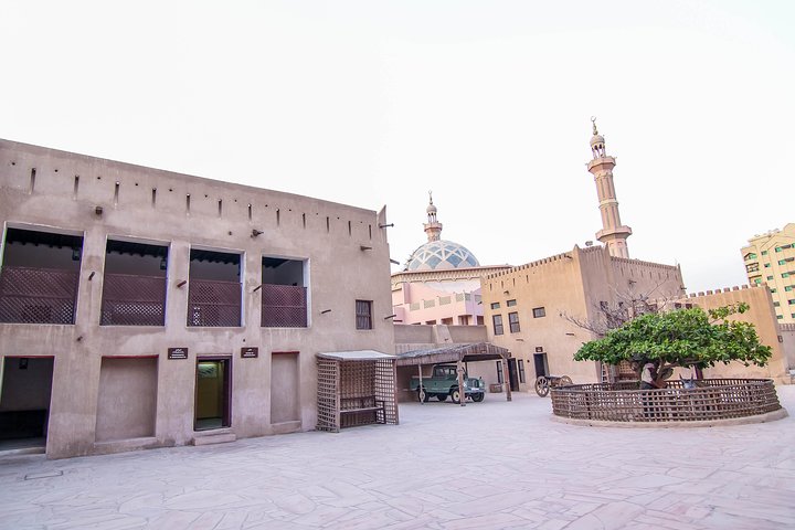Sharjah City Sightseeing Tour - The Pearl of the Gulf - Image 4