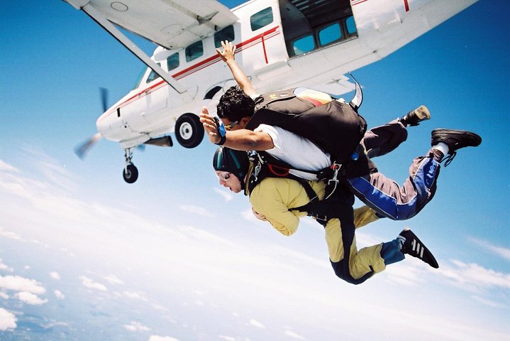 Sky Diving Dubai At Desert Zone - Image 1