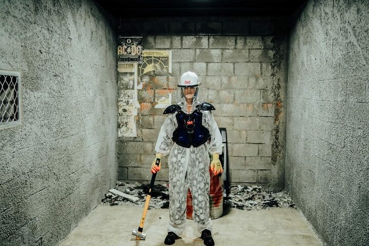 Stress-Busting Smash Room Experience in Dubai with Pvt. Transfer - Image 2