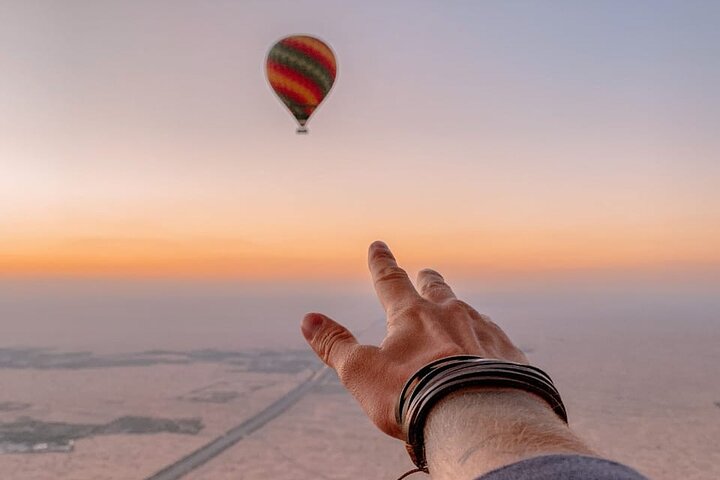 Sunrise Hot Air Balloon Ride in Dubai with Breakfast, Camel ride, and More - Image 5