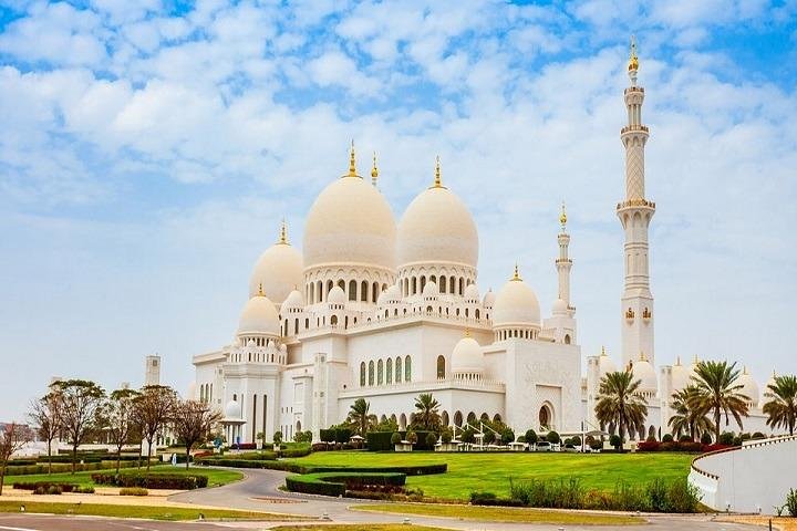 The Wonders of Abu Dhabi: Private Day Trip - Image 2