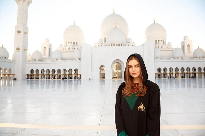 Tour of Qasr Al Watan and Sheikh Zayed Mosque From Dubai - Image 1