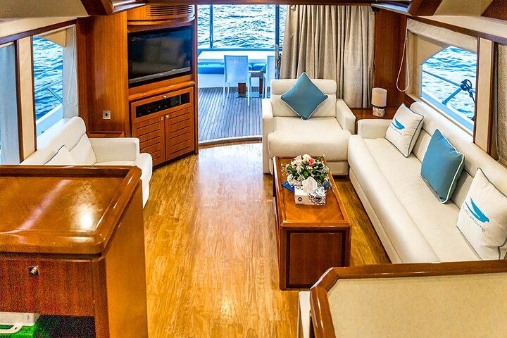 Yacht Rental in Dubai Majesty 63ft - Image 5