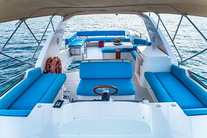 Yacht Rental in Dubai Majesty 63ft - Image 3