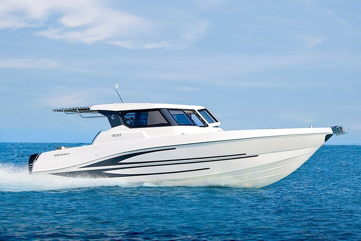 Yachting in Dubai: Book 36 ft Yacht Charter up to 10 people - Image 2