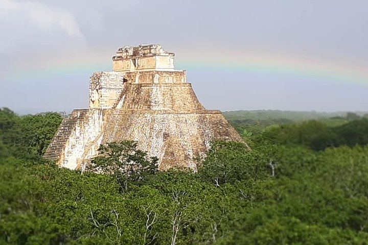 Private Yucatan Highlights Tour - Image 1
