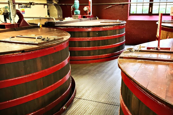 Casks & Chronicles: A Day Trip of Scottish Whisky Distilleries - Image 3