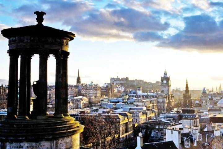 Edinburgh Luxury Private Day Tour with Scottish Local - Image 4