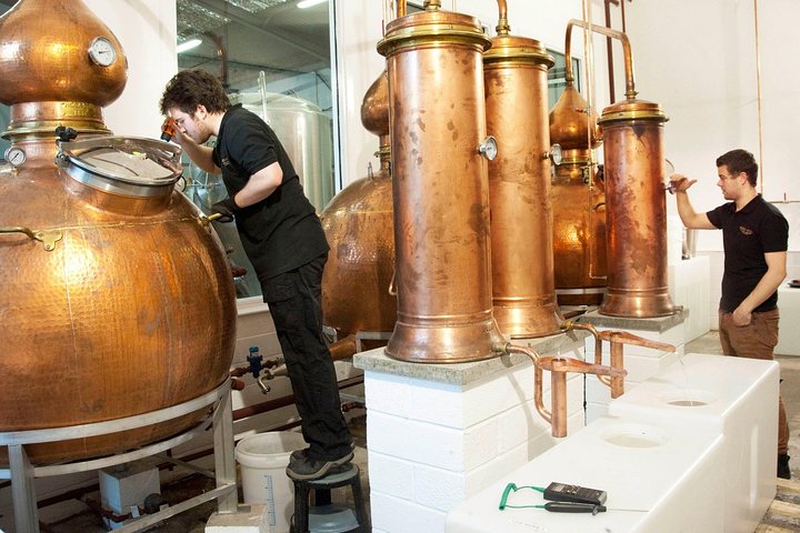 Edinburgh Whisky Tour - Whisky Tastings and Distillery Tours - Image 2