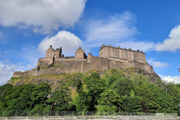 Explore Edinburgh Private Tour - Image 1
