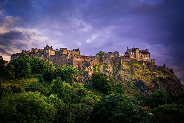 Grand tour of Edinburgh with all of the most popular & main tourist attractions - Image 4