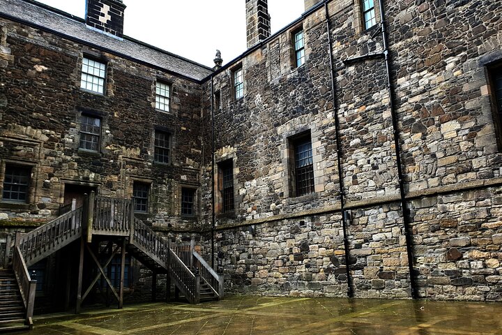 Kelpies, Loch Lomond and Stirling Castle, Luxury Private Day Tour - Image 5