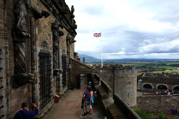 Loch Lomond, Stirling Castle, Distillery Luxury Private Tour - Image 5